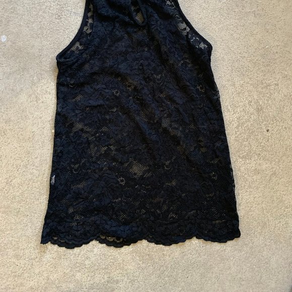 🌼 2/20$ Sleeveless Lace Mock Neck - Picture 2 of 4